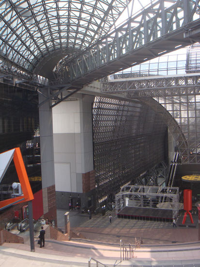 Modern ist vorallem der Bahnhof...