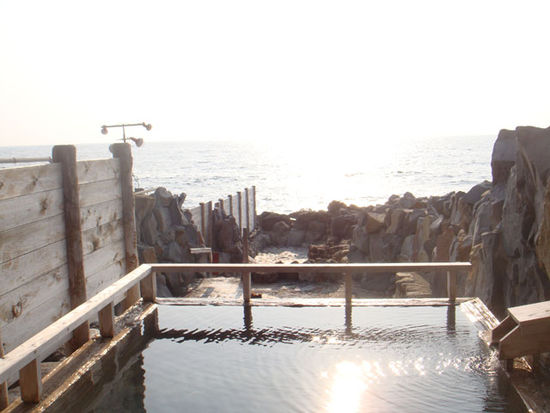 Der kleine Onsen mit wunderbarem Blick aufs Meer
