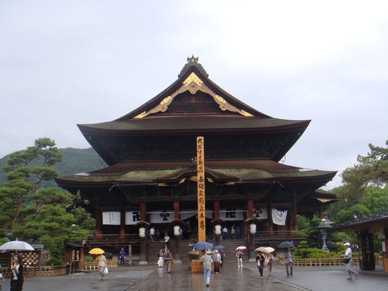Rund um den Zenkoji-Tempel...