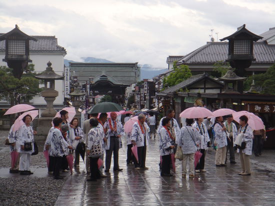 Typische, japanische Touristengruppe (im eigenen Land wird ebenso gereist wie im Ausland 