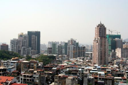 Aussicht auf die Stadt vom Forkaleza de Guia