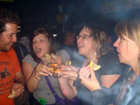 und auf gehts - runter mit dem Tequilla!!!