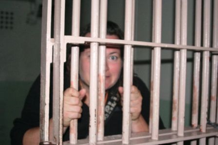 Conny hinter Gittern