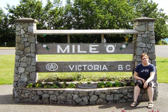 Mile Zero Monument
Hier beginnt der Highway 1 des Trans-Canada-Highway-Systems, das Kanadas Westen mit dem Osten verbindet.