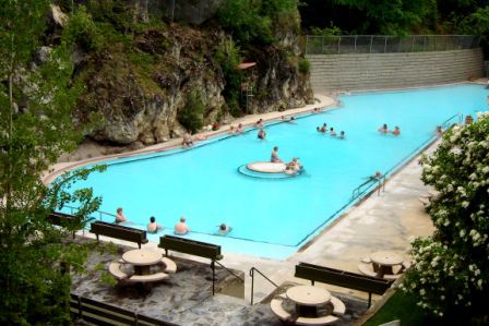 Radium Hot Springs - fast schon zu heiß zum Baden