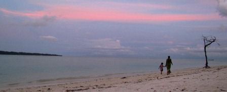 ... sieht man oft die Frauen mit den Kindern am Strand
