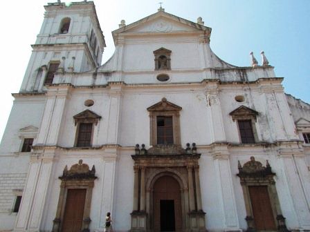Se Cathedral - diese Kathedrale hat 15 Altäre