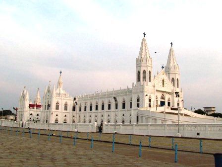 Basilika - Velankanni ist der wichtigste christliche Wallfahrtsort Indiens