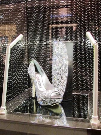 in der Dubai Mall - diese Schuhe sind teuer