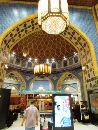 Auf dem Rückweg gings in die wunderschöne IBN Battuta Mall. Diese Mall ist in unterschiedliche Länder eingeteilt und einfach wunderschön an zu sehen!