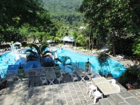 Bei diesem Resort, mitten im Niergendwo, hatten wir Mittagessen.
Am Liebsten wäre ich in den Pool gehüpft