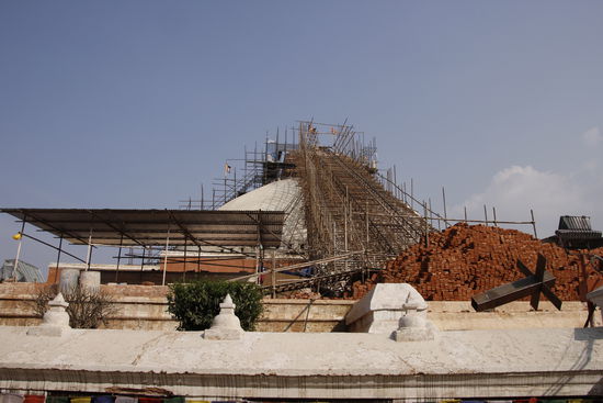 Das ist die Stupa im Moment, leider fehlt das oberste Stück.