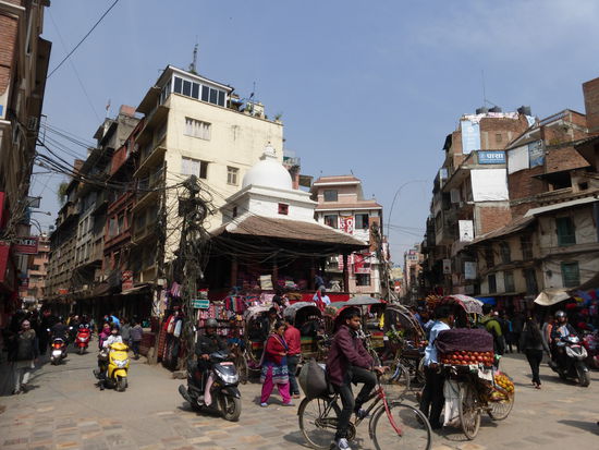buntes Treiben in den Straßen von Thamel