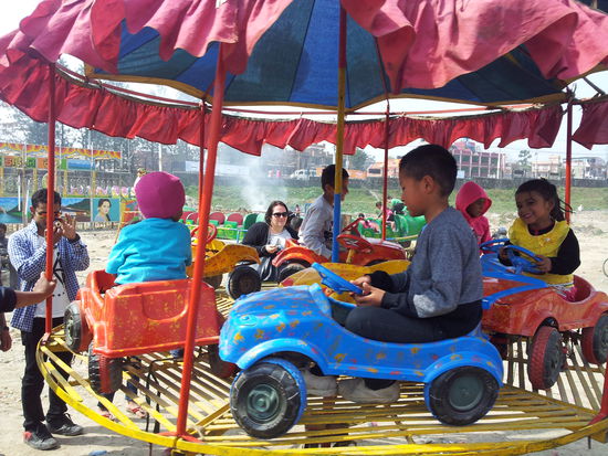ein von Hand angetriebenes Karussell für die Kleinsten