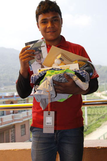 Anil hilft oft im Garten