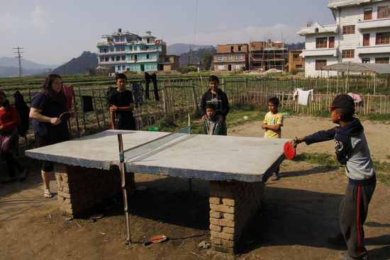 Conny gibt alles beim Tischtennis