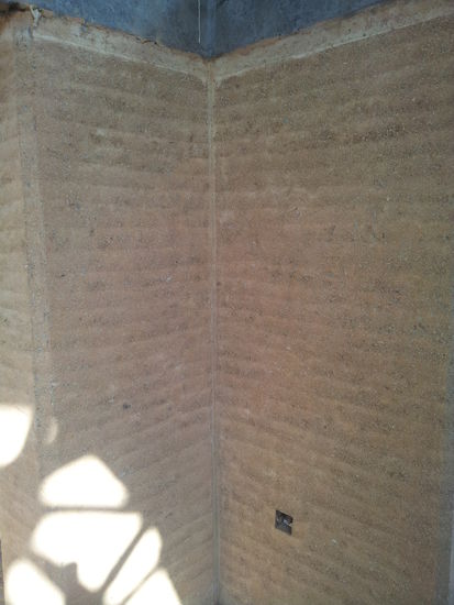 fertige Lehmwand - im Winter wärmend im Sommer kühlend