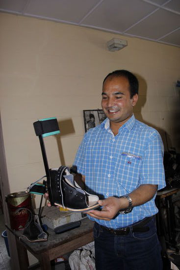 Damur mit einer Laufschiene