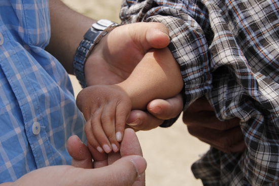 dieser Arm kann gerettet werden und bald kann ihn das Kind normal bewegen