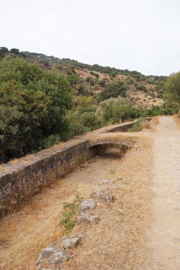 Teile der alten Kanäle, welche der Munitionsfabrik dienten um durch das hier fließende Wasser ihre Maschinen zu kühlen.
