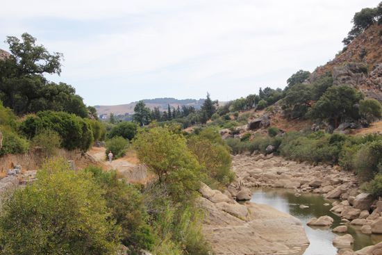 links im Bild sieht man den Wanderweg