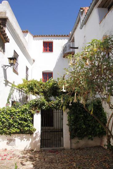 In den schmalen Gassen der Burg sind keine Autos erlaubt