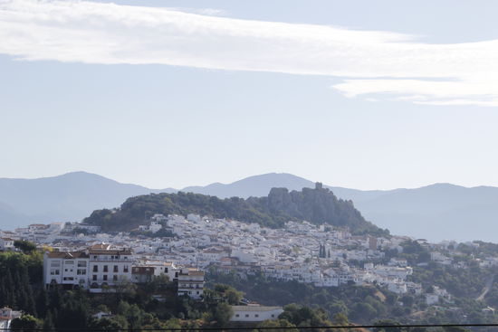 Gaucin von der Ferne - die Burg thront, wie üblich, ganz oben und kann nur zu Fuß erreicht werden.