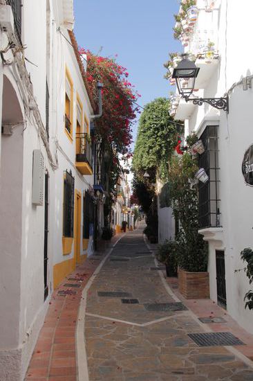 Schmale Gassen in der Altstadt, wie man es überall in Andalusien sieht! Sehr schön!