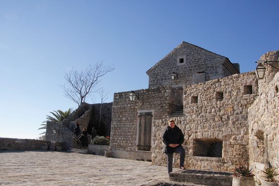 In der Zitadelle - Teile der alten Mauern kann man begehen