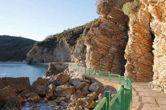 Hier geht es zum Strand Mogren...