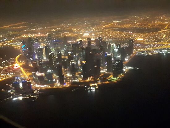 leider sind die Bilder etwas verwackelt, aber man sieht doch gut wie die Stadt leuchtet