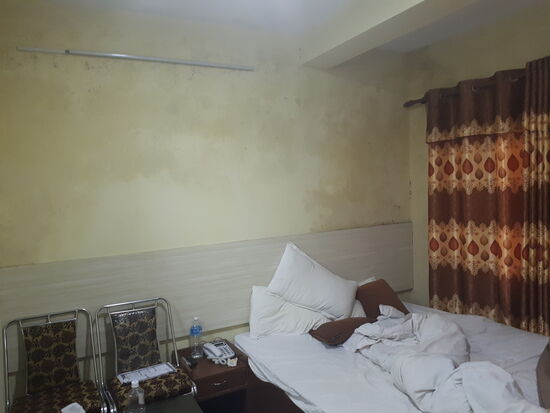 Aber unser Zimmer mievt nach Schimmel und man sieht in auch überall