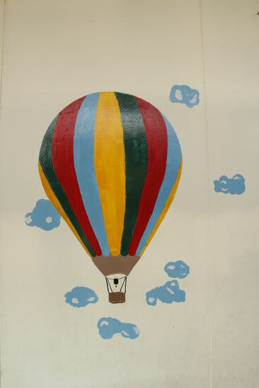 überall sind so tolle Malereien an der Wand - die wurden von Volonteer gemalt!