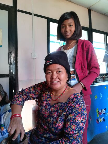 Anju Rana hilft oft und gern in der Küche mit!