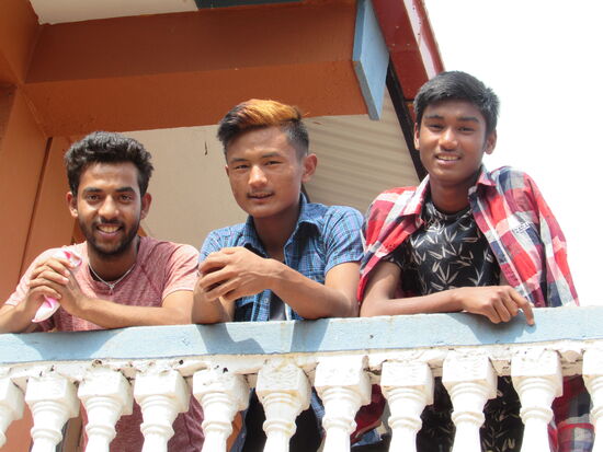 Die Jungs warten Schon
Kumar - Bikash - Sunil