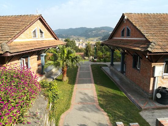 Typisch für das SOS Kinderdorf, wie auch bei uns in Österreich, gibt es mehrer Häuser mit jeweils einer fixen Anzahl an Kindern und eine Mutter. Hier sieht man das mehr als genug Spenden vorhanden sind, wie schön alles hier ist! Echt krasse gegen andere Institutionen, die ich schon gesehen habe.