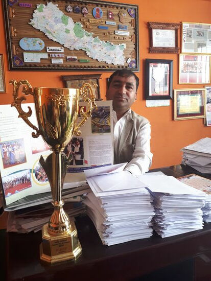 diesen Pokal hat einer unsere Jungs (Kinga Lama) für das Bild bekommen! 