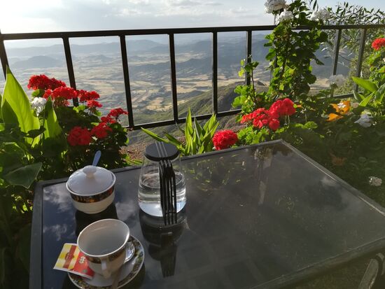 Aussicht vom Sitzplatz draußen