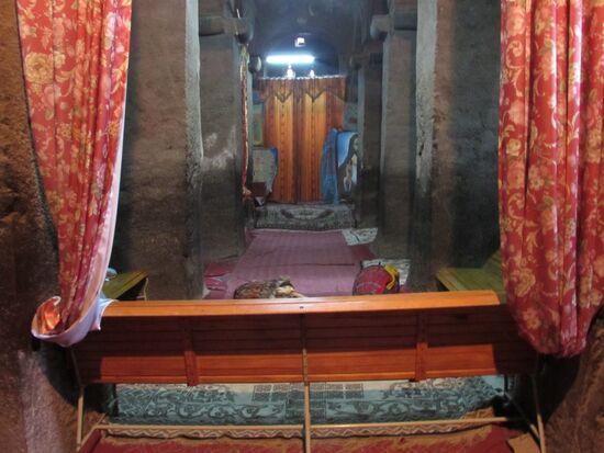 Neben der St. Marie Kirche ist diese hier die Einzige Kirche, die genug Licht hat um auch Innen ein paar Fotos zu machen (die nicht verwackelt sind). Die Meisten Kirchen sind Innen zu dunkel, und mit Blitz fotografiert man in solchen Gebäuden nicht.