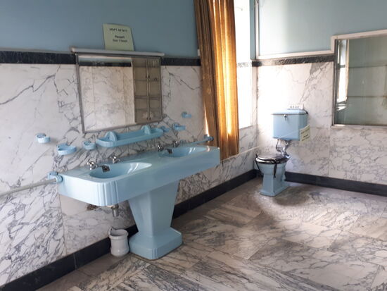 schon dsmals gab es sehr moderne Badezimmer