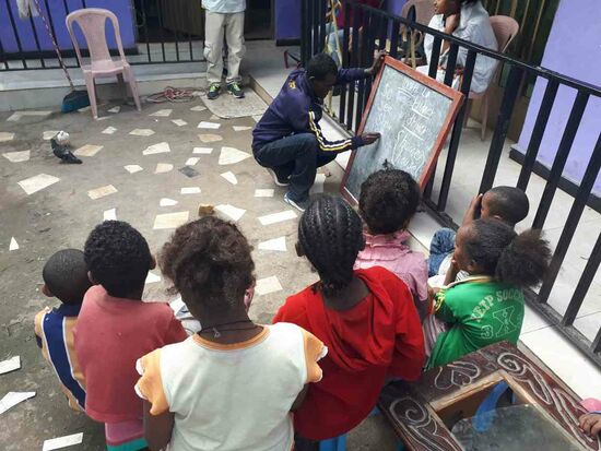 hier wird gerade englisch gelernt