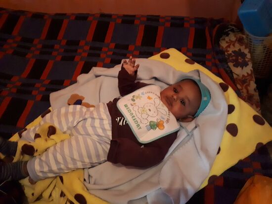 Der Kleinste Ananiya - er ist gerade Mal 6 Monate alt.
Er wurde nach der Geburt von der Mutter einfach im Krankenhaus zurück gelassen.