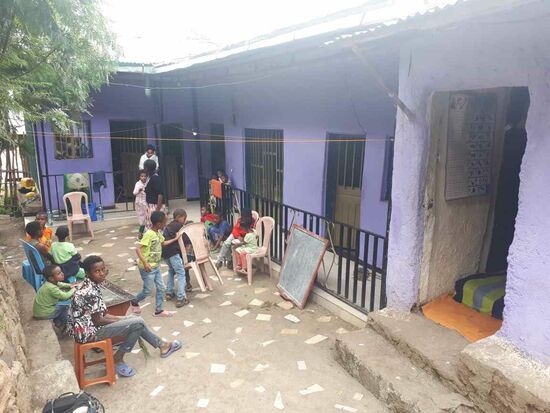 rechts ist der Zubau! ein Schlafzimmer