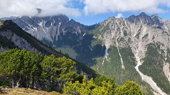 Blick zur Galinaalpe - von hier würde die Wanderung dort hin ca. 1.5 Stunden dauern