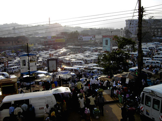 Busbahnhof von Kampala