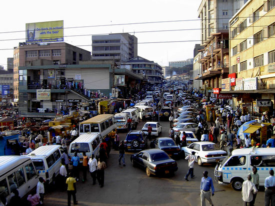 Strassenverkehr in Kampala