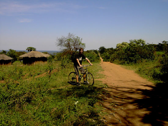 Ich mit meinem Fahrrad (war etwas zu klein  )