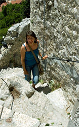 Steiler Aufstieg zur Ruine