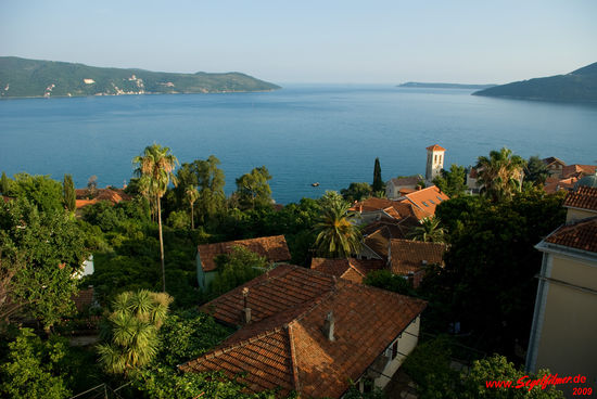 Blick von Kanli Kula aus der Bucht heraus zur offenen Adria.