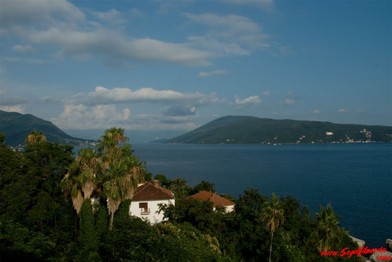 Blick von Forte Mare in Richtung des Inneren der Bucht Boka Kotorska.